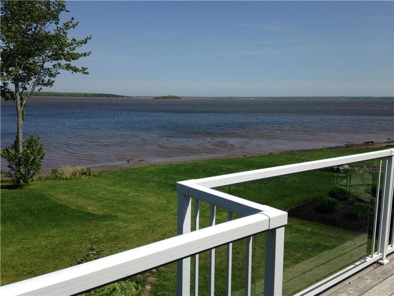 **Waterfront** Two bedroom upper Shediac Cottage Rental GL24525
