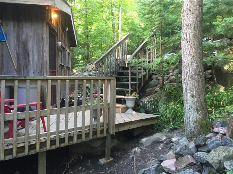 Waterfront Cottage on Beautiful Buckhorn Cottage Rental DI24601