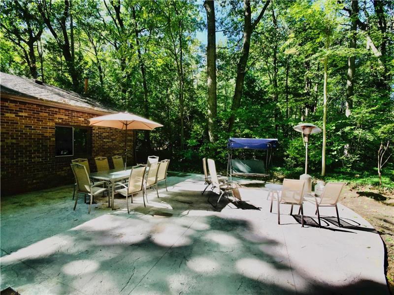 Shady Oaks Cottage, Southcott Grand Bend Cottage Rental PL24669