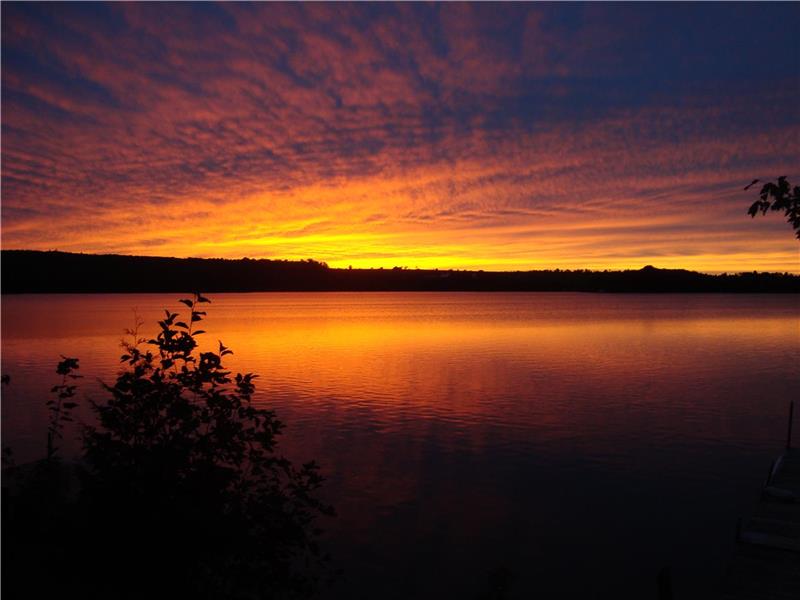 Beautiful Fraser Lake , Bancroft Cottage Rental GL24748