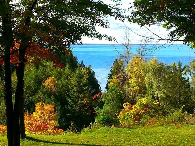 Beautiful Upscale Bayfield Lakeview Grand Bend Cottage Rental DI