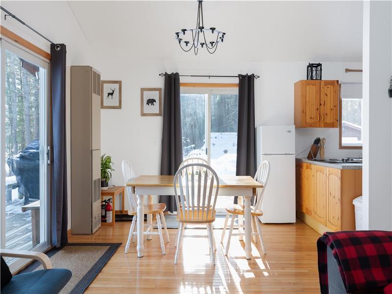 Couples Waterfront Getaway w/ 2 Killaloe Cottage Rental GL25298 CottagesInCanada