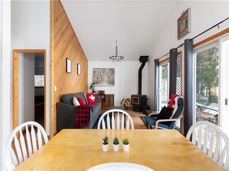 Couples Waterfront Getaway w/ 2 Killaloe Cottage Rental GL25298