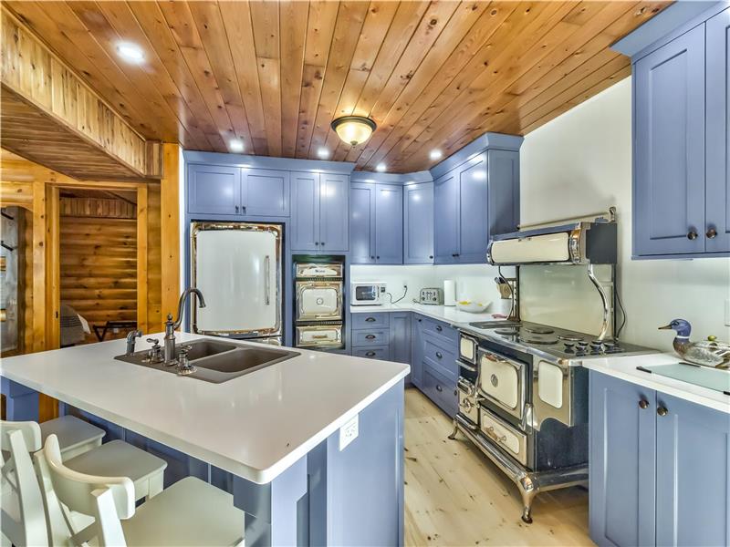 Lakefront Duplex Cottage Kayaks, Killaloe Cottage Rental DI25298