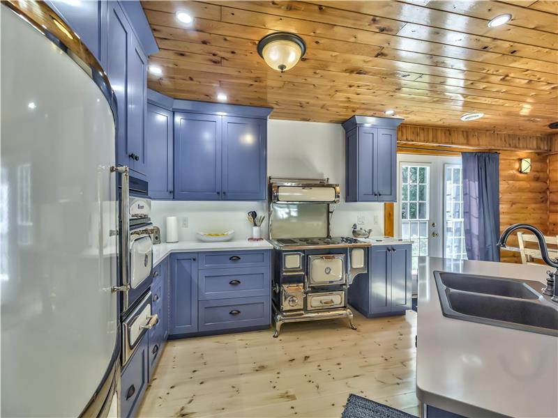 Lakefront Duplex Cottage Kayaks, Killaloe Cottage Rental DI25298