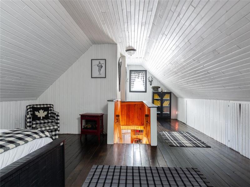 Lakefront Duplex Cottage Kayaks, Killaloe Cottage Rental DI25298