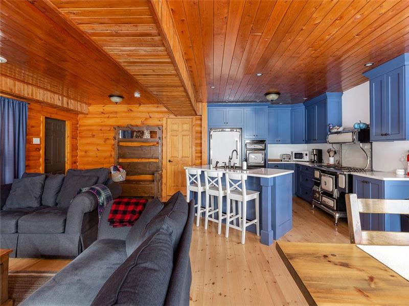 Lakefront Family Cottage Kayaks, Killaloe Cottage Rental GL25298