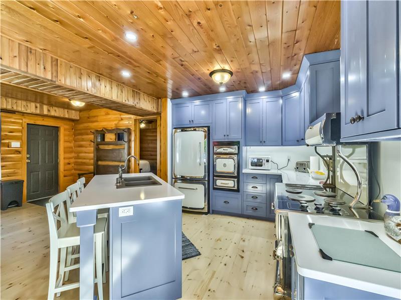 Lakefront Duplex Cottage Kayaks, Killaloe Cottage Rental DI25298