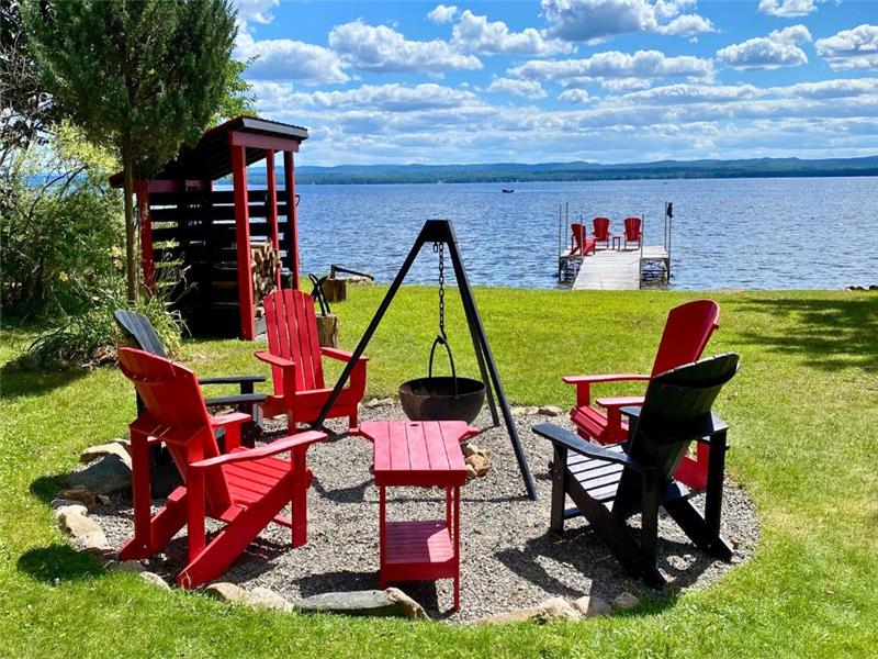 Lakefront Duplex Cottage Kayaks, Killaloe Cottage Rental DI25298