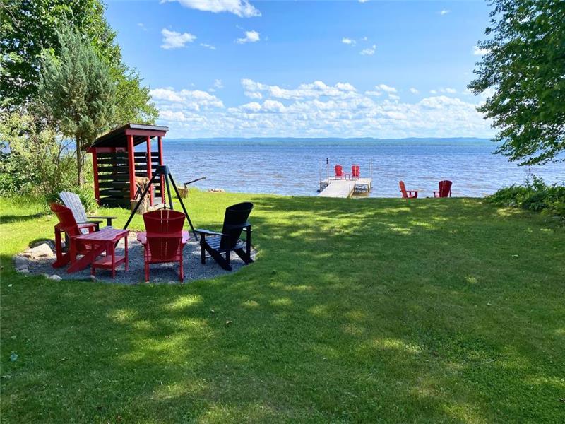 Lakefront Duplex Cottage Kayaks, Killaloe Cottage Rental DI25298