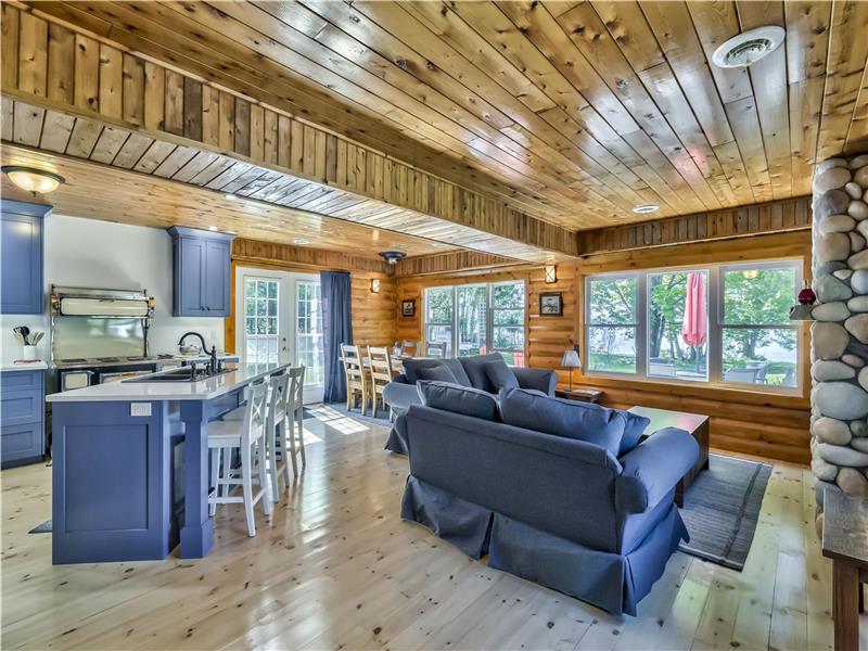 Lakefront Duplex Cottage Kayaks, Killaloe Cottage Rental DI25298