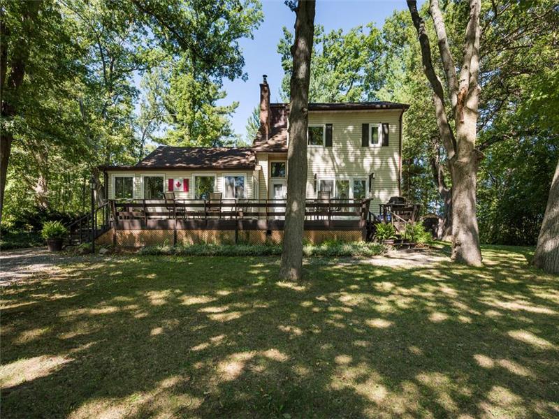 Large waterfront property on Port Severn Cottage Rental DI25351