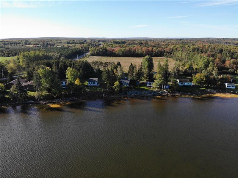 Waterfront, Stunning views, Large Pugwash Cottage Rental DI25423