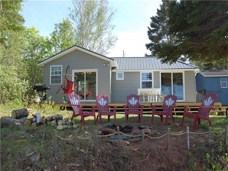 Waterfront, Stunning views, Large Pugwash Cottage Rental DI25423