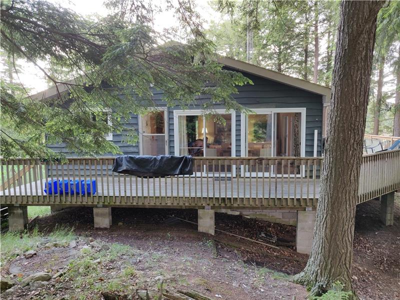 Jack Lake Family Escape Apsley Cottage Rental GL25449 CottagesInCanada