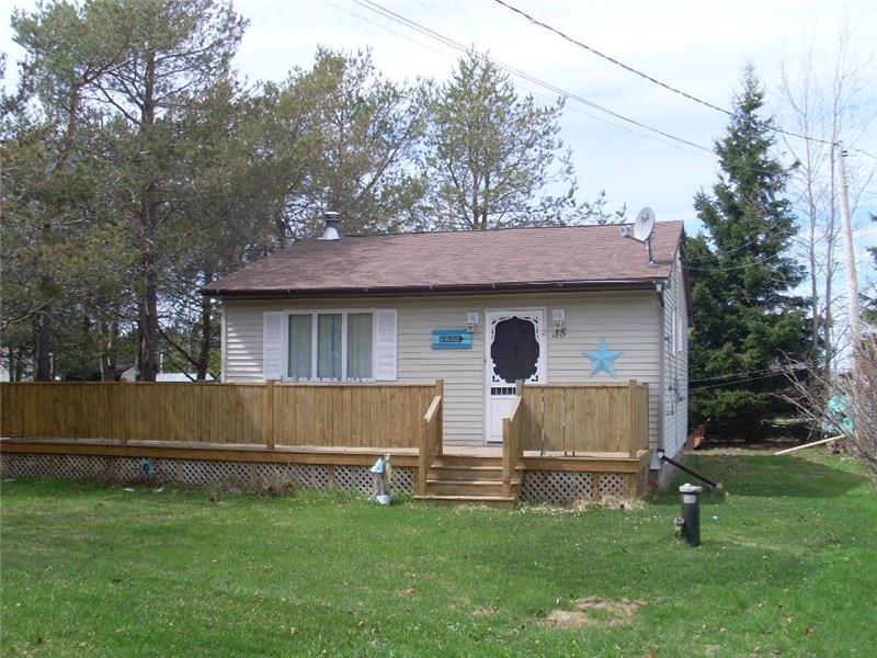 The Sunshine Cottage GrandeDigue Cottage Rental GL25506