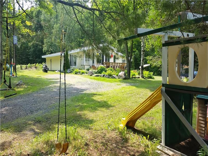 MOOSE LODGE Parry Sound Cottage Rental GL25568 CottagesInCanada