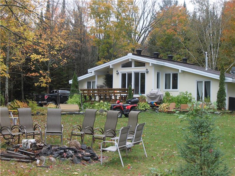 MOOSE LODGE Parry Sound Cottage Rental GL25568 CottagesInCanada