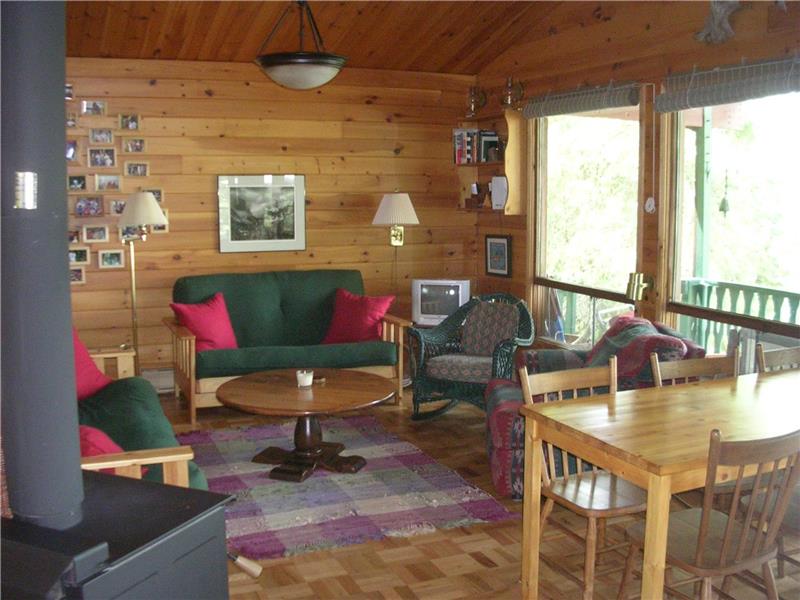 Lake Farquhar Cottage Wilberforce Cottage Rental GL25588