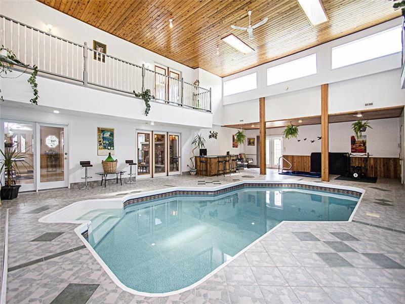 Hilltop Retreat With Indoor Pool Harwood Cottage Rental Di