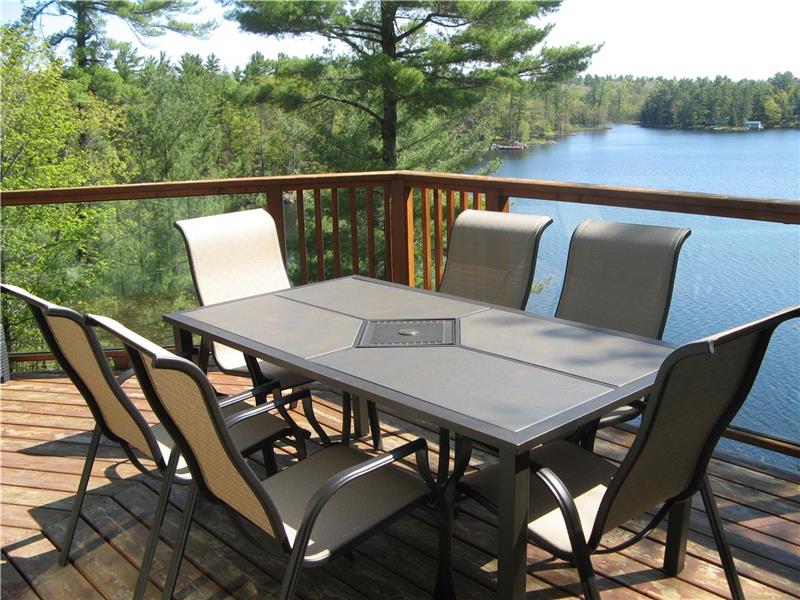 White Pines Chalet Coldwater Cottage Rental GL25801 CottagesInCanada