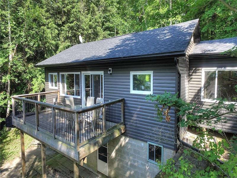 Sunset Retreat on Beautiful Paudash Bancroft Cottage Rental GL