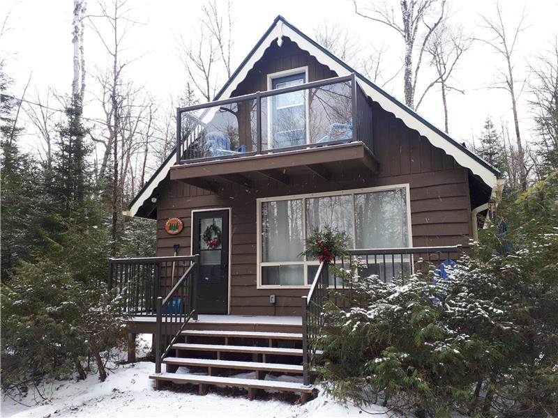EKKS Cottage**** Gooderham Cottage Rental DI25877 CottagesInCanada