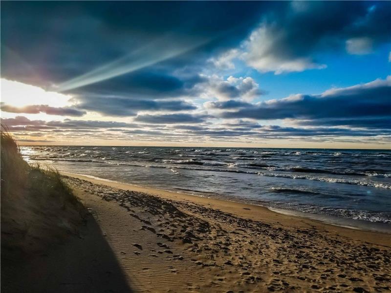 Southcott Pines Cozy On Christie Grand Bend Cottage Rental DI