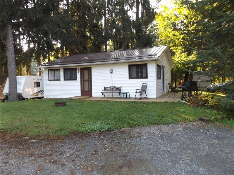 CROWE VALLEY RESORT 1, 2 and 3 Marmora Cottage Rental DI25961