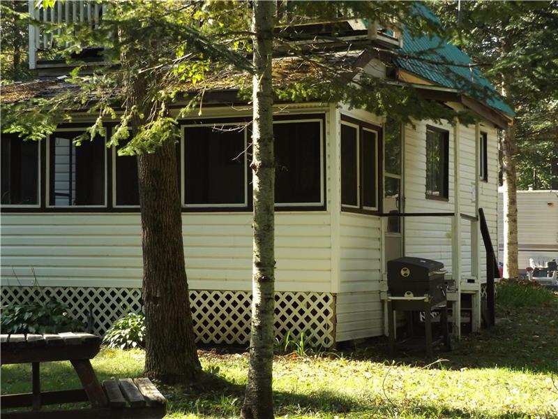 CROWE VALLEY CAMPGROUND 1, 2 and 3 Marmora Cottage Rental DI25961