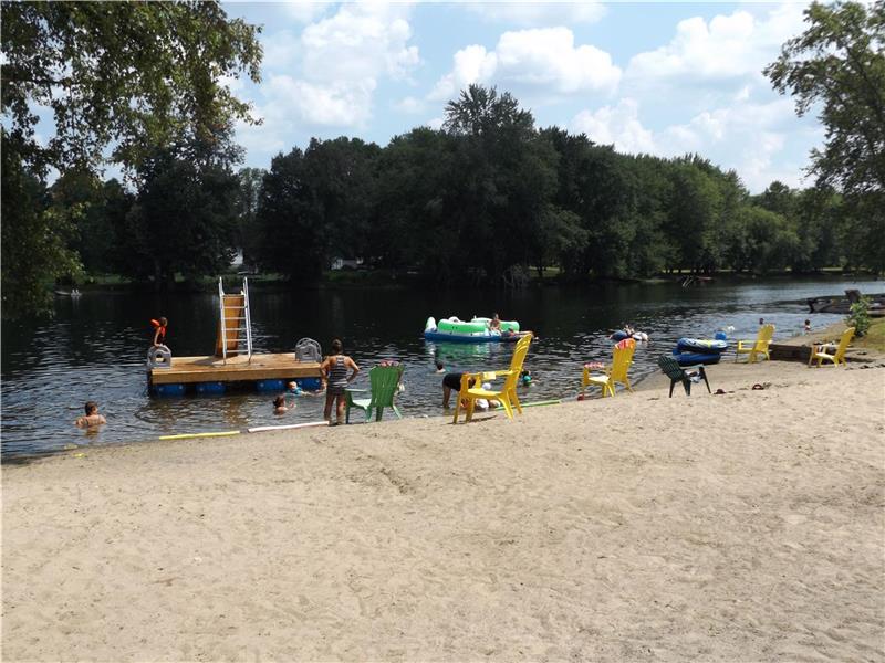 CROWE VALLEY RESORT 1, 2 and 3 Marmora Cottage Rental DI25961