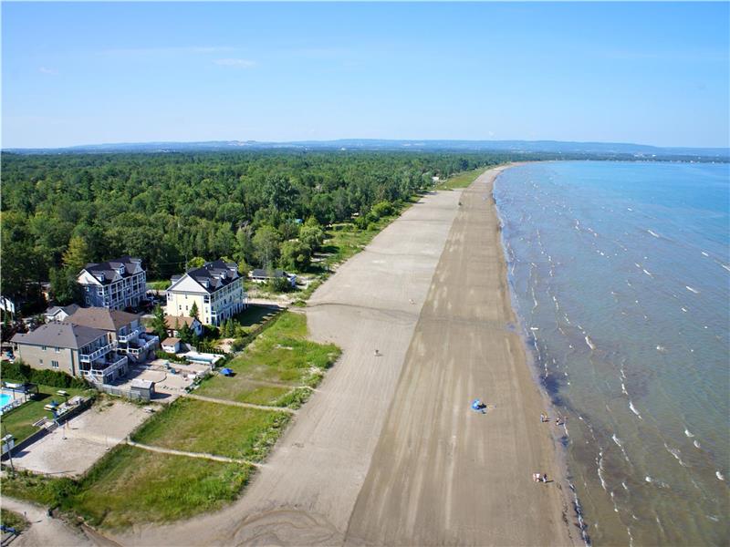 Beach1 Beach House 4 Wasaga Wasaga Beach Cottage Rental GL