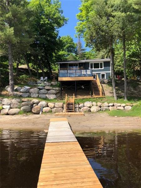 All Renovated Muskoka 4 Bedroom Port Carling Cottage Rental Pl