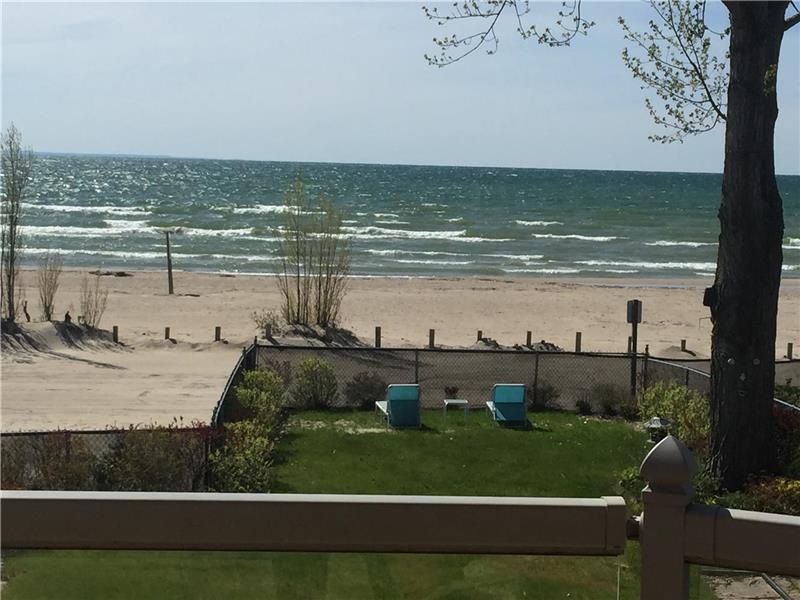 Sandy Beach Front Cottage Wasaga Beach Cottage Rental GL26289