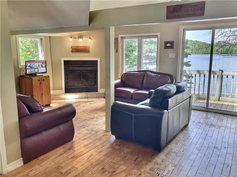 Waterfront Cottage + Park & Tennis MontTremblant Cottage Rental DI