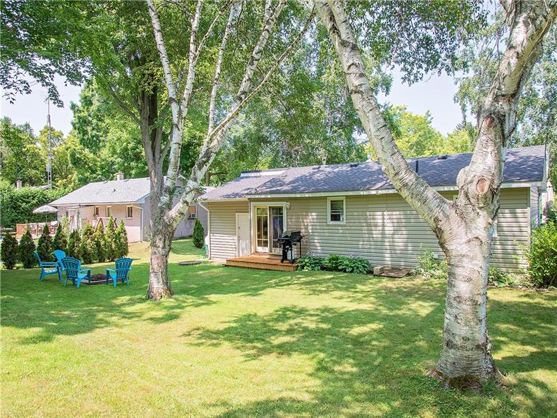 Lake Valley Grove Cottage Forest Cottage Rental GL26542 CottagesInCanada