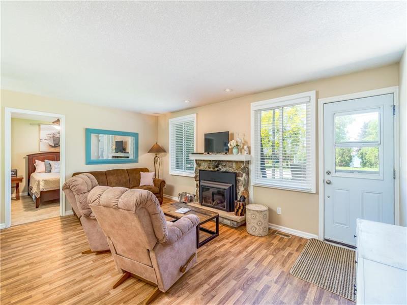 Lake Valley Grove Cottage Forest Cottage Rental GL26542 CottagesInCanada