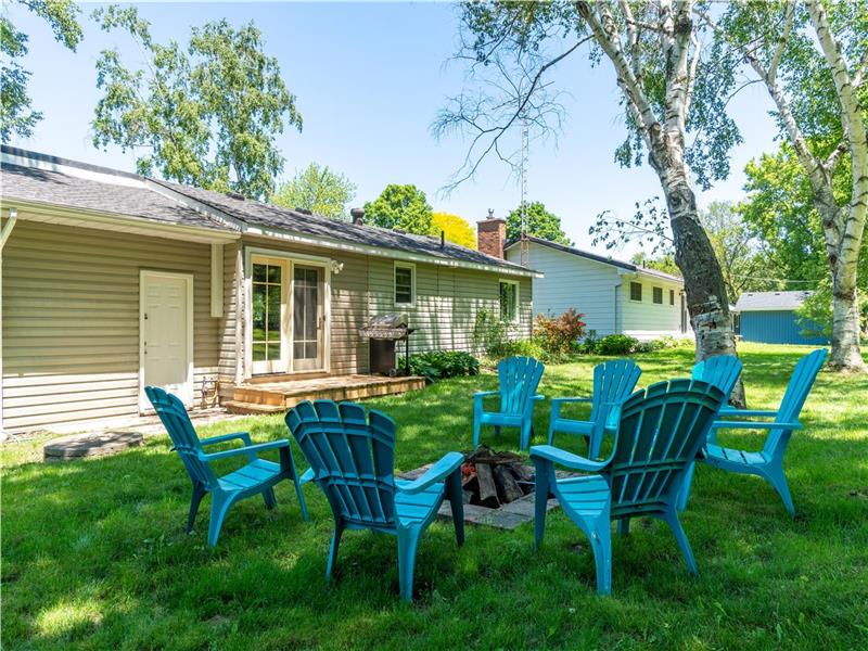 Lake Valley Grove Cottage Forest Cottage Rental GL26542 CottagesInCanada