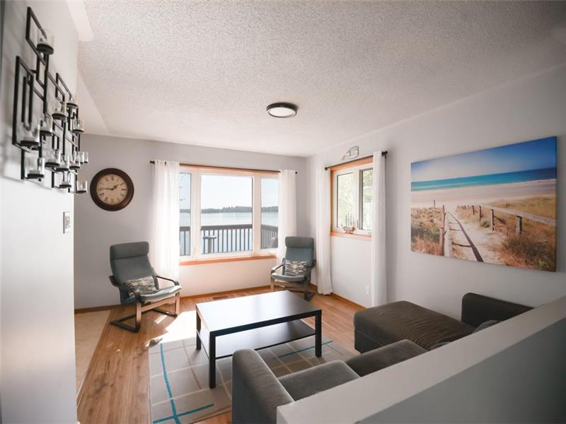 Cameron Lake waterfront cottage Fenelon Falls Cottage Rental PL26549 CottagesInCanada