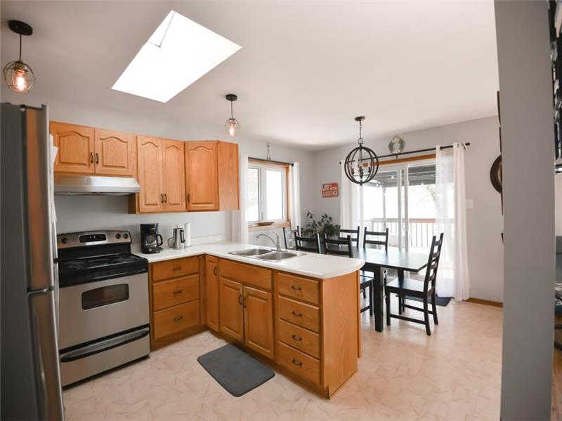 Cameron Lake waterfront cottage Fenelon Falls Cottage Rental PL26549 CottagesInCanada