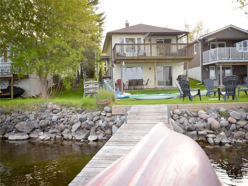 Cameron Lake waterfront cottage Fenelon Falls Cottage Rental PL26549 CottagesInCanada