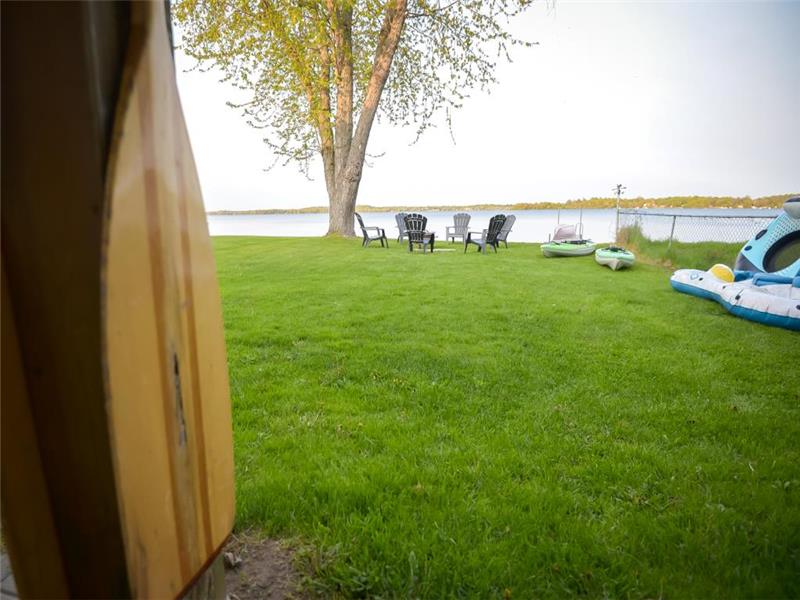 Cameron Lake waterfront cottage Fenelon Falls Cottage Rental PL26549 CottagesInCanada