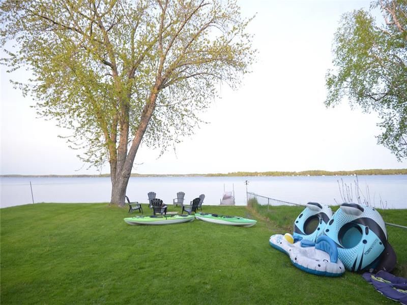 Cameron Lake waterfront cottage Fenelon Falls Cottage Rental PL26549 CottagesInCanada