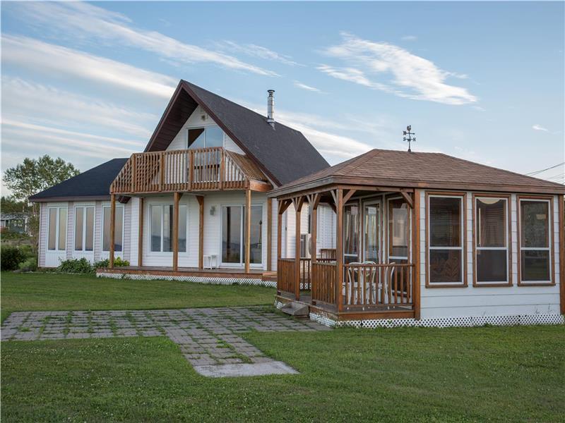 Le PetitRocher PetitRocherNord Cottage Rental GL26551 CottagesInCanada