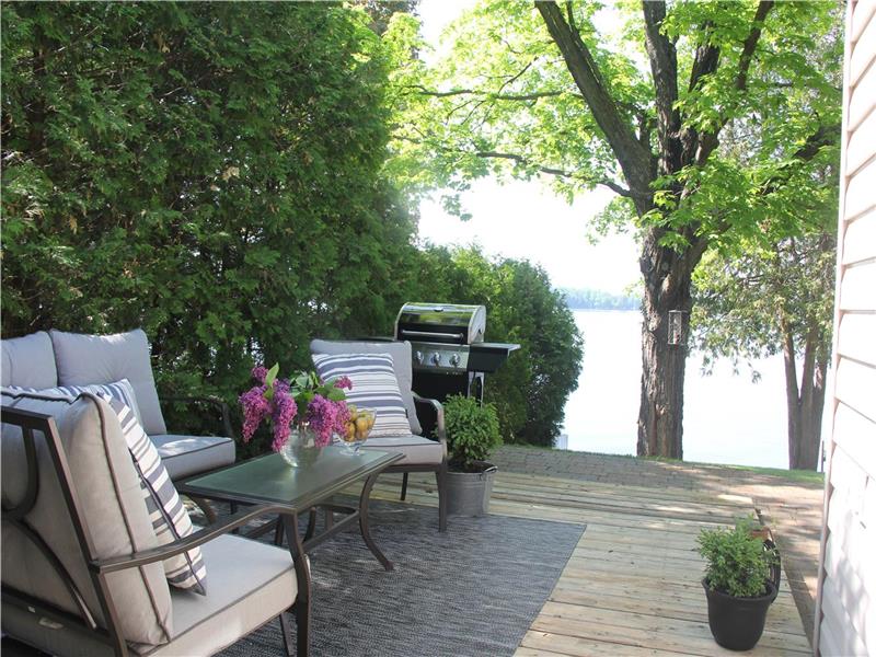Rideau Premier Retreat on the Big Perth Cottage Rental DI26576