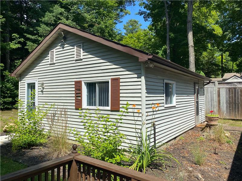 Paudash Lake Gem Bancroft Cottage Rental PL26641 CottagesInCanada