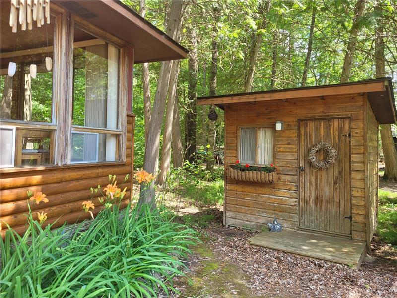 Waterfront cottage with private Buckhorn Cottage Rental PL26915