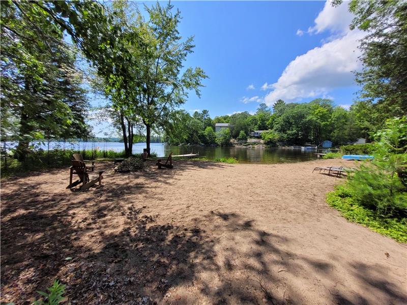 Waterfront cottage with private Buckhorn Cottage Rental PL26915