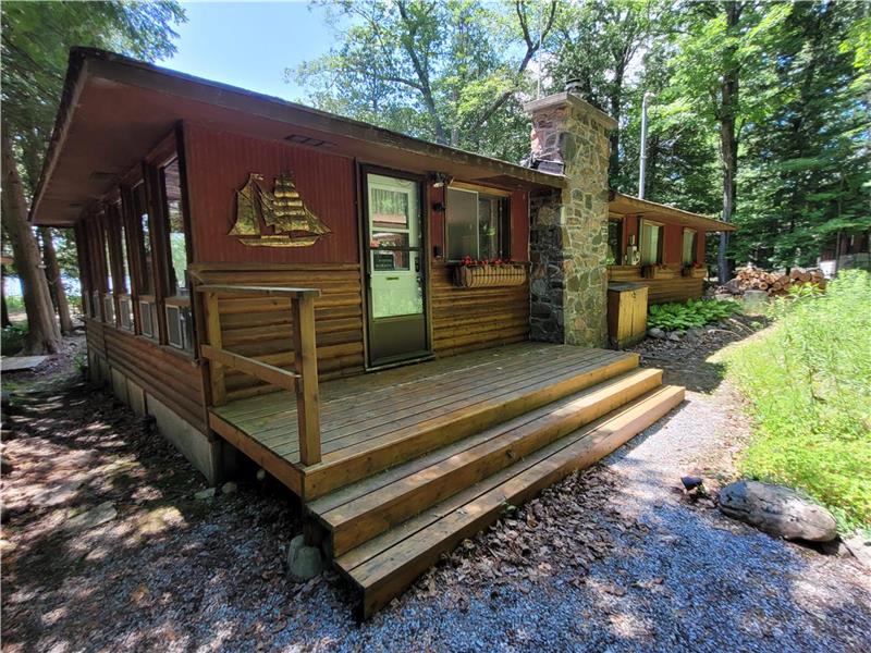 Waterfront cottage with private Buckhorn Cottage Rental PL26915