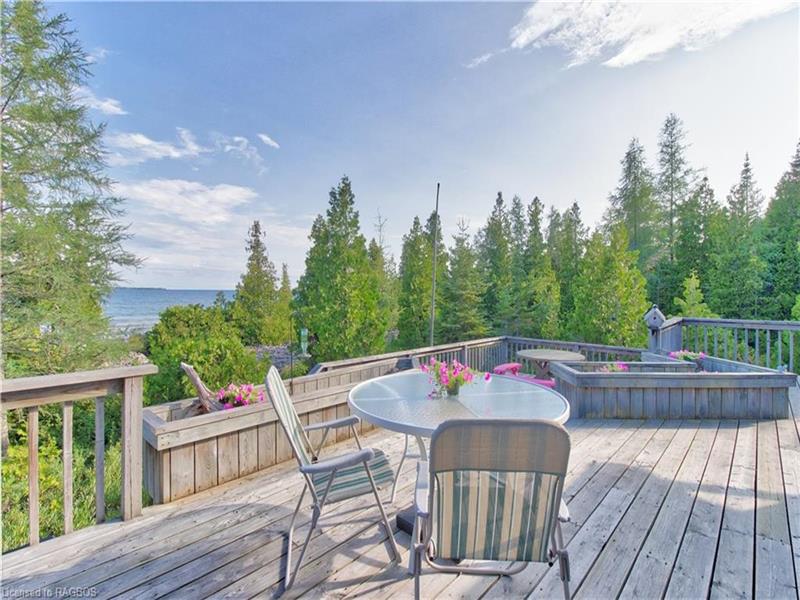 Grey Eagle Luxury Lakefront Tobermory Cottage Rental DI26965